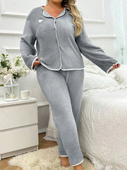 Women's Plus Size Fleece Pajama Set - Cozy Heart Print Lounge Outfit