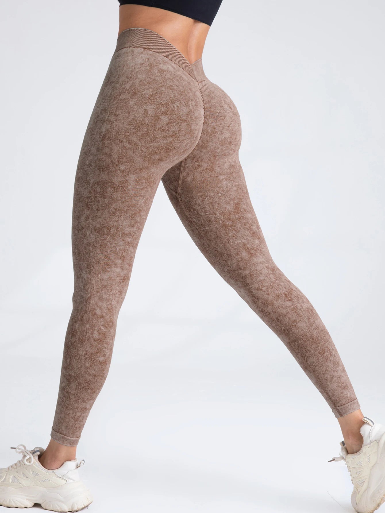 Women's Seamless High-Waisted V-Back Peach Lift Yoga Leggings