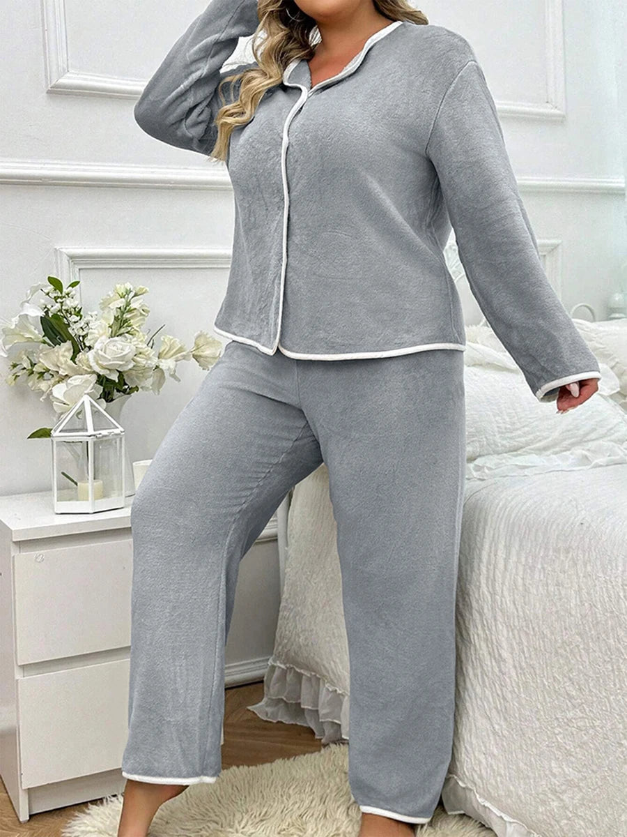 Women's Plus Size Fleece Pajama Set - Cozy Heart Print Lounge Outfit