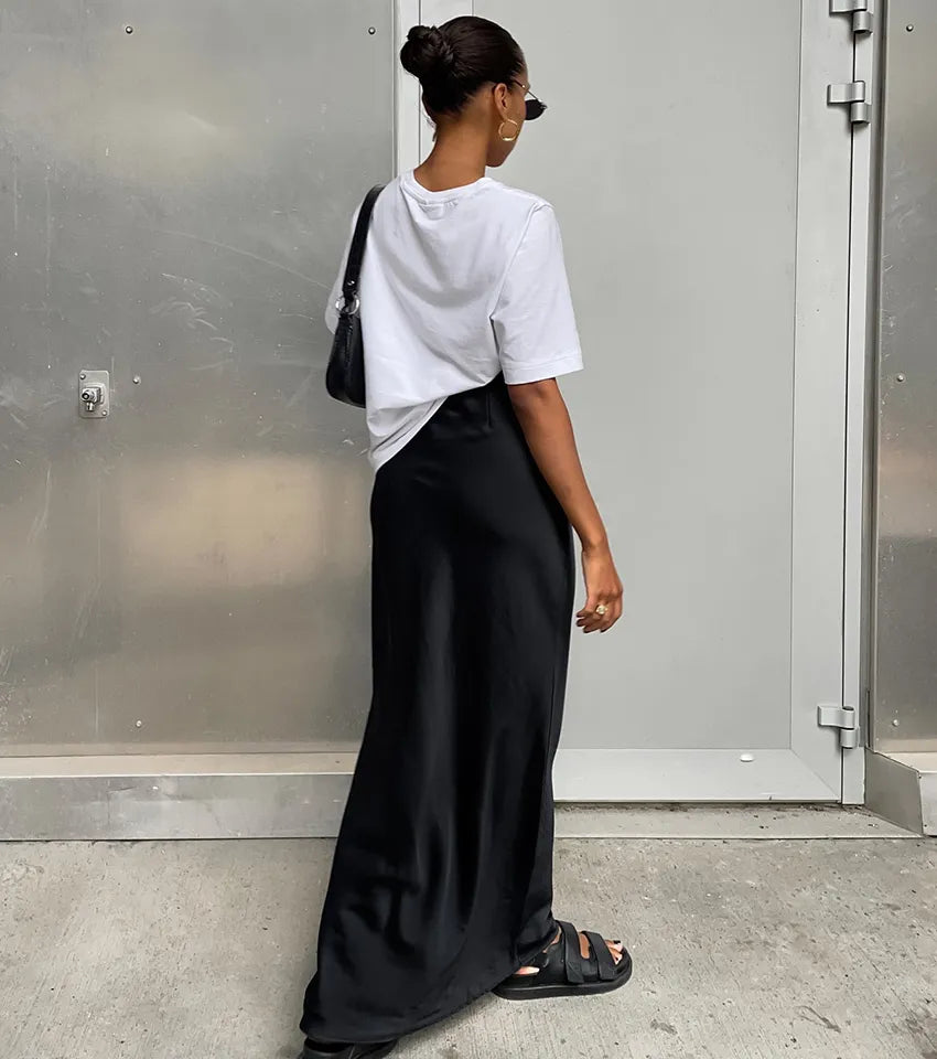 Effortlessly Elegant: The Trumpet Skirt